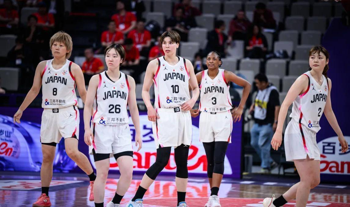 中国女篮昨晚对阵日本女篮精彩瞬间全场93-61大胜对手的简单介绍