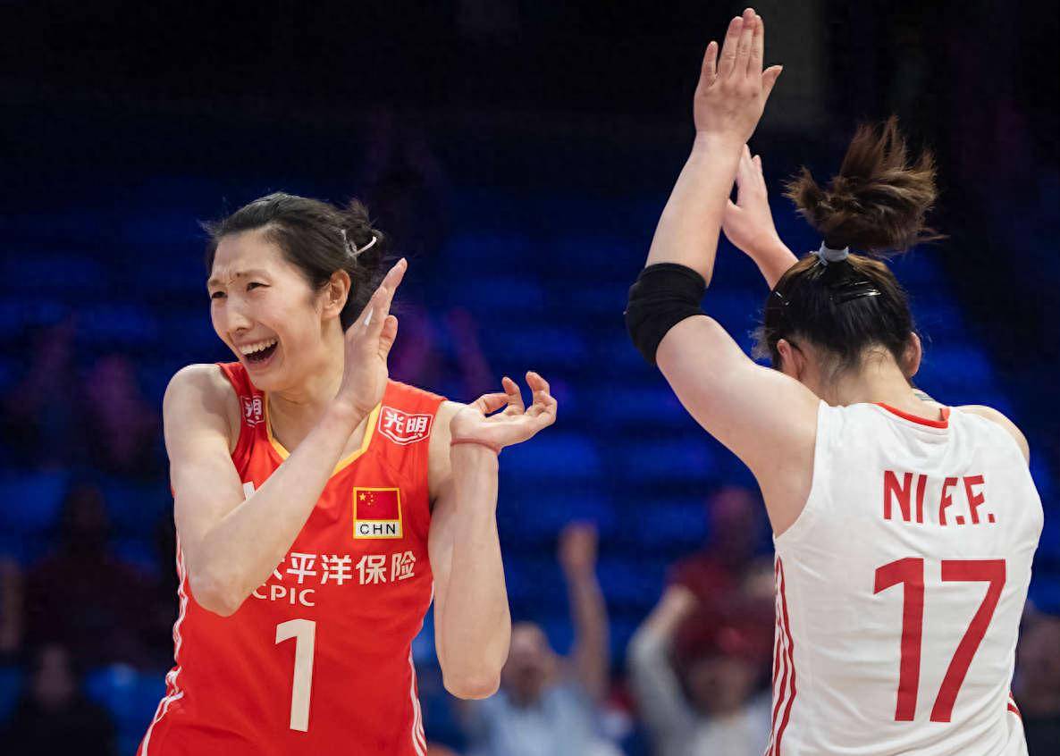 中国女排晋级占主动!总决赛名额之争白热化2队提前入围